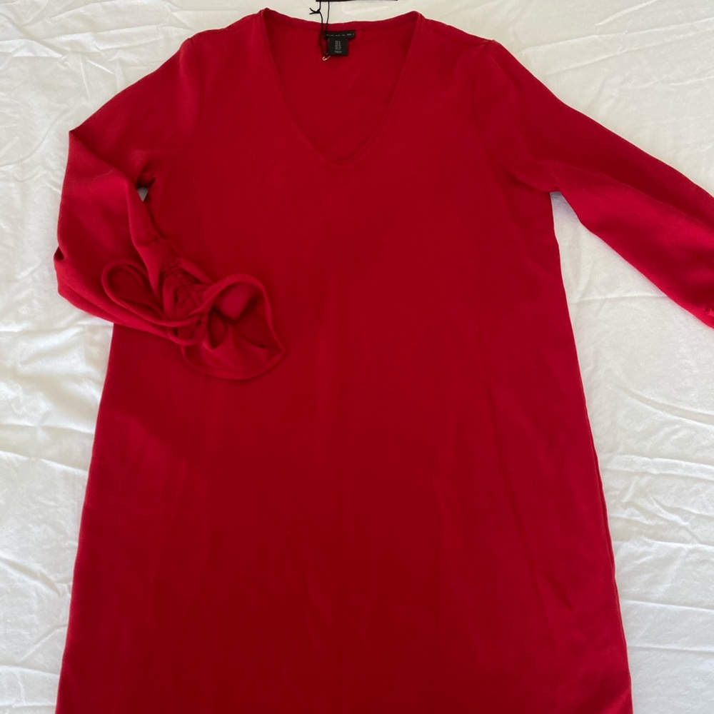 Tahari Dress NWT New With Tags, Long Sleeve, beatiful Red Color